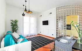 Santa Chiara Apartment By Myhomeincomo